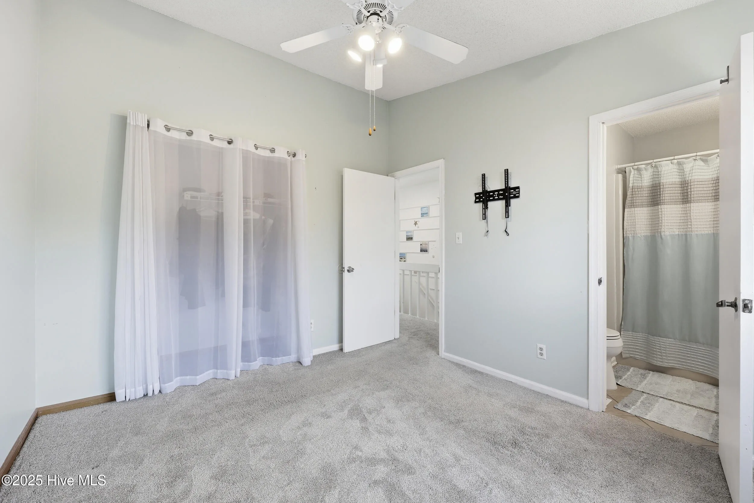 Duck, North Carolina 27949, United States, 2 Bedrooms Bedrooms, ,3 BathroomsBathrooms,Residential,Active,206197