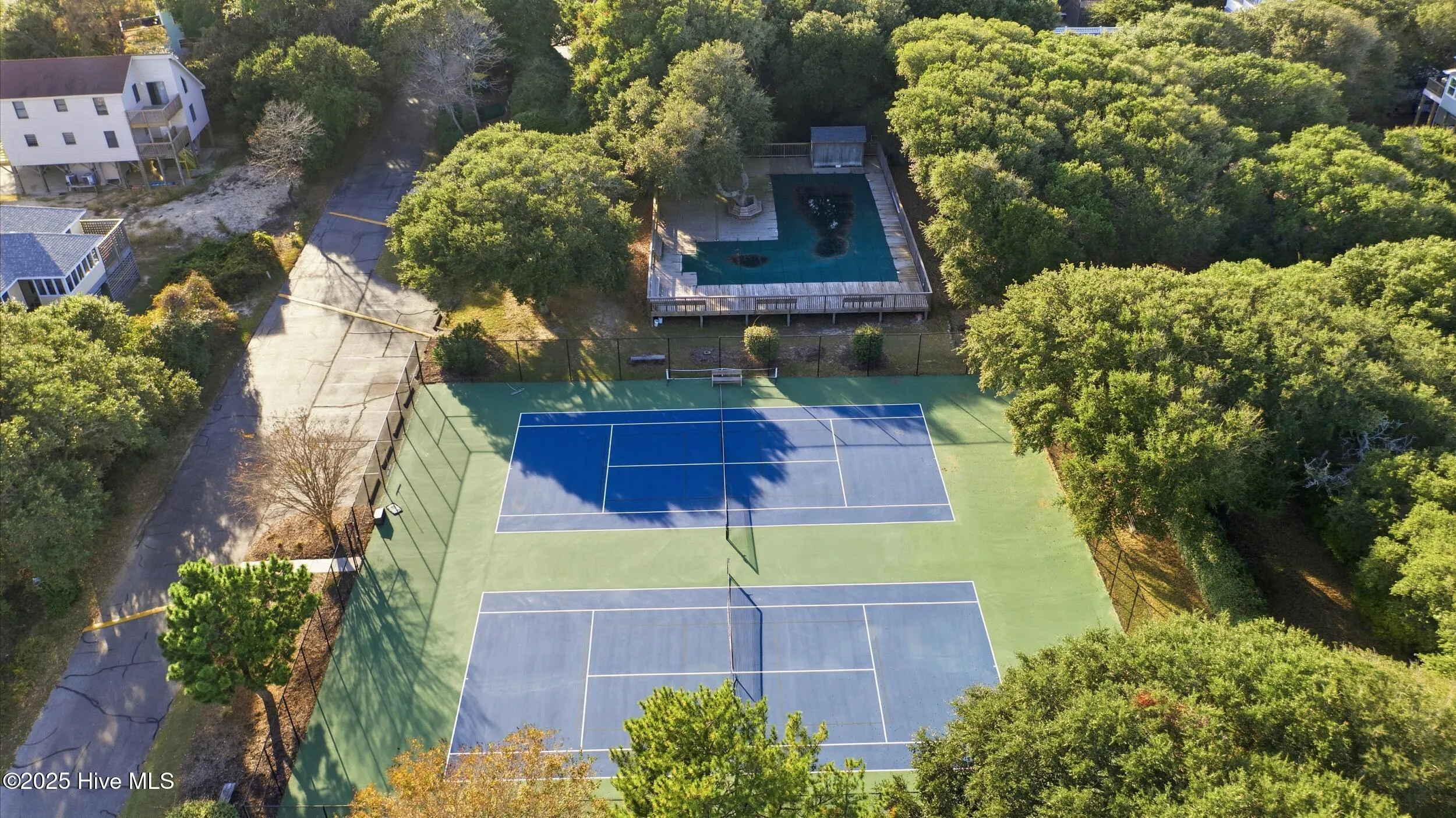 Duck, North Carolina 27949, United States, 2 Bedrooms Bedrooms, ,3 BathroomsBathrooms,Residential,Active,206197