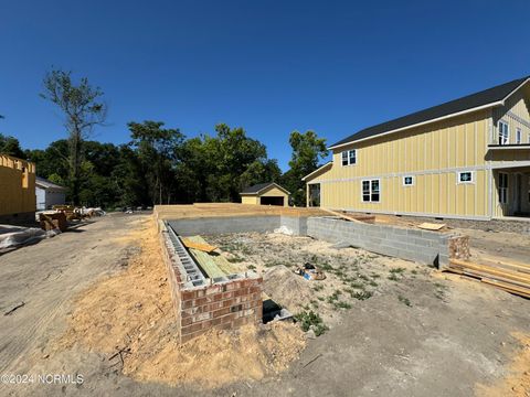 Single Family Residence in Southern Pines NC 472 Yadkin Road.jpg