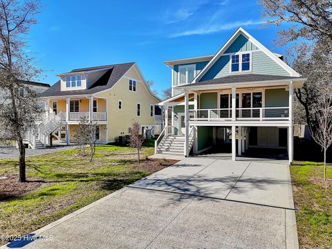 A home in Oak Island