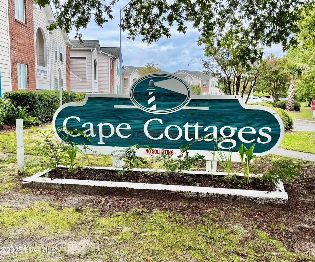 Photo of 909 Litchfield Way #B, Wilmington, NC 28405 (MLS # 100524457)