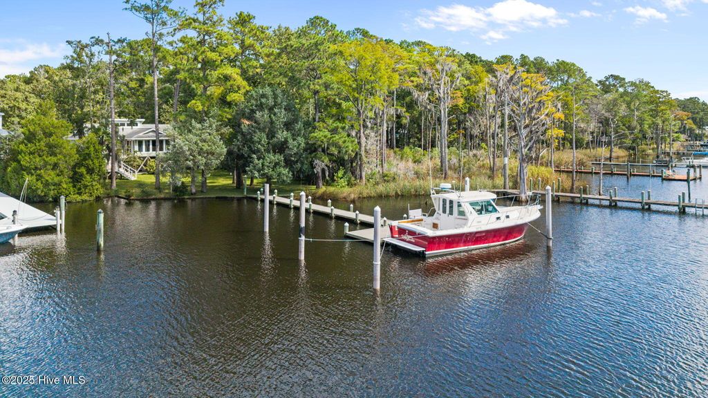 Photo of 5504 Gondolier Drive, New Bern, NC 28560 (MLS # 100533214)