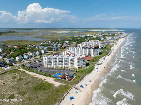 A home in North Topsail Beach