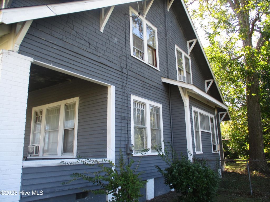 Photo of 113 E Bright Street, Kinston, NC 28501 (MLS # 100538668)