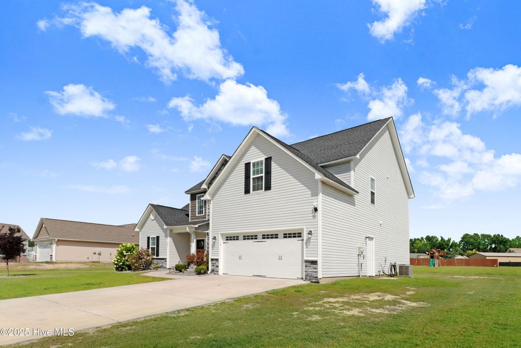 Photo of 102 Jeter Drive, Pikeville, NC 27863 (MLS # 100517339)