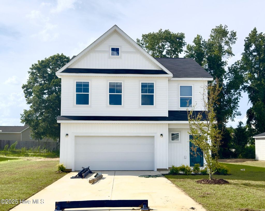 Photo of 503 Bellefonte Court, Richlands, NC 28574 (MLS # 100524204)