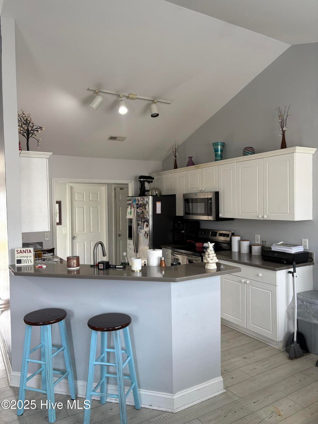 Photo of 633 Walston Drive, Wilmington, NC 28412 (MLS # 100543701)