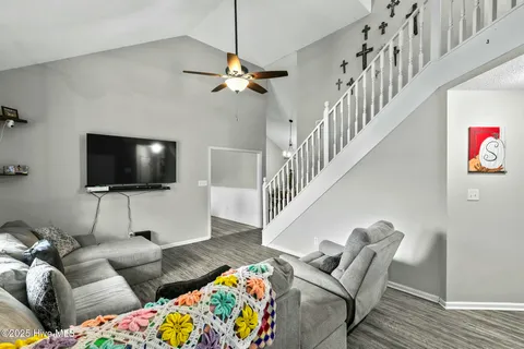 MLS: 100488588