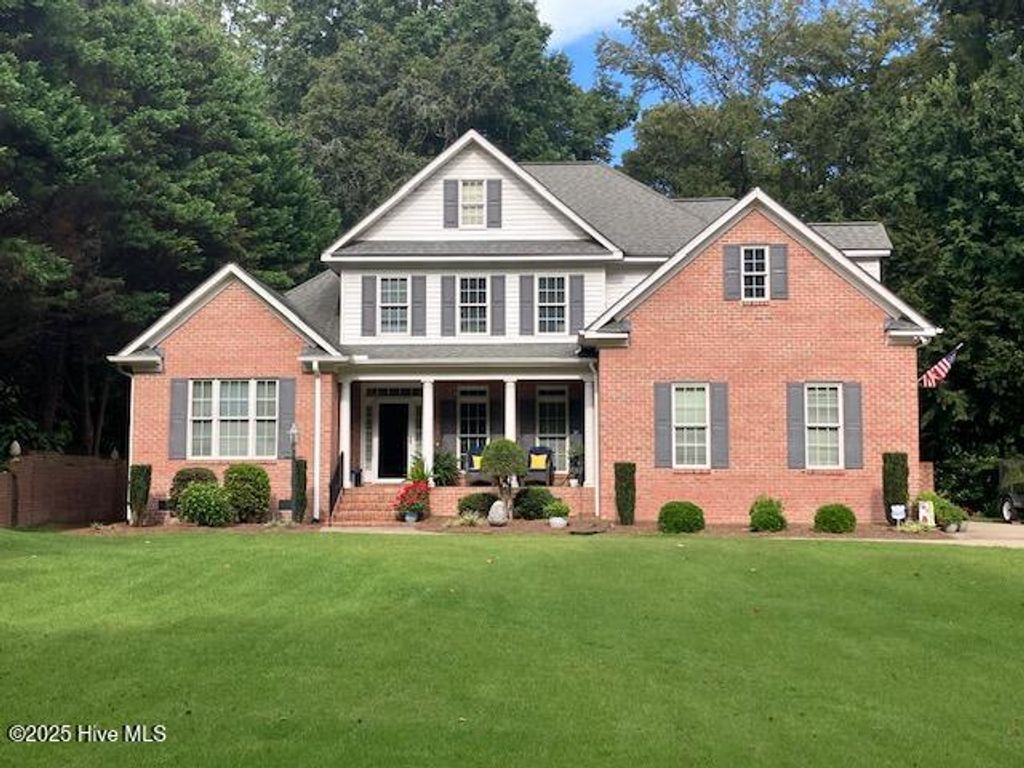 Photo of 102 Oxford Road, Greenville, NC 27858 (MLS # 100535138)