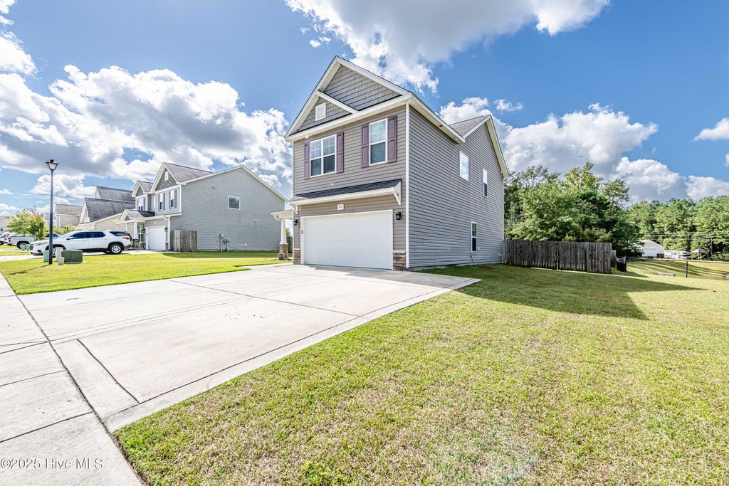 Photo of 211 Merin Height Road, Jacksonville, NC 28546 (MLS # 100535327)