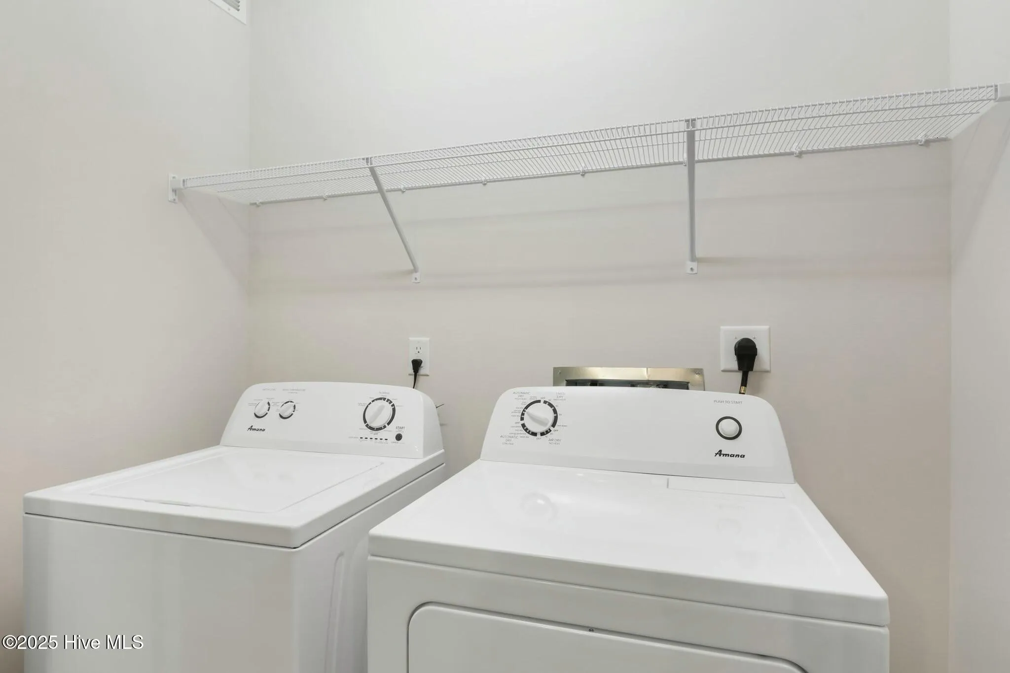 Leland, North Carolina 28479, United States, 3 Bedrooms Bedrooms, ,3 BathroomsBathrooms,Residential,Active,173813