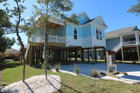 A home in Oak Island