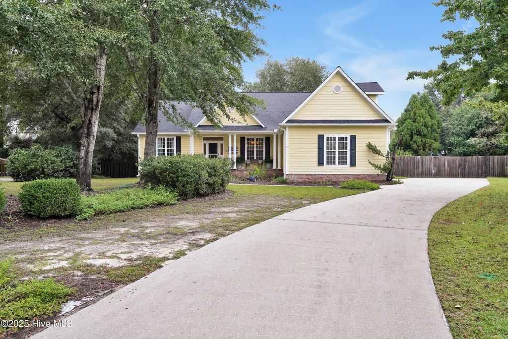 Photo of 7907 Beaufort Court, Wilmington, NC 28411 (MLS # 100533798)