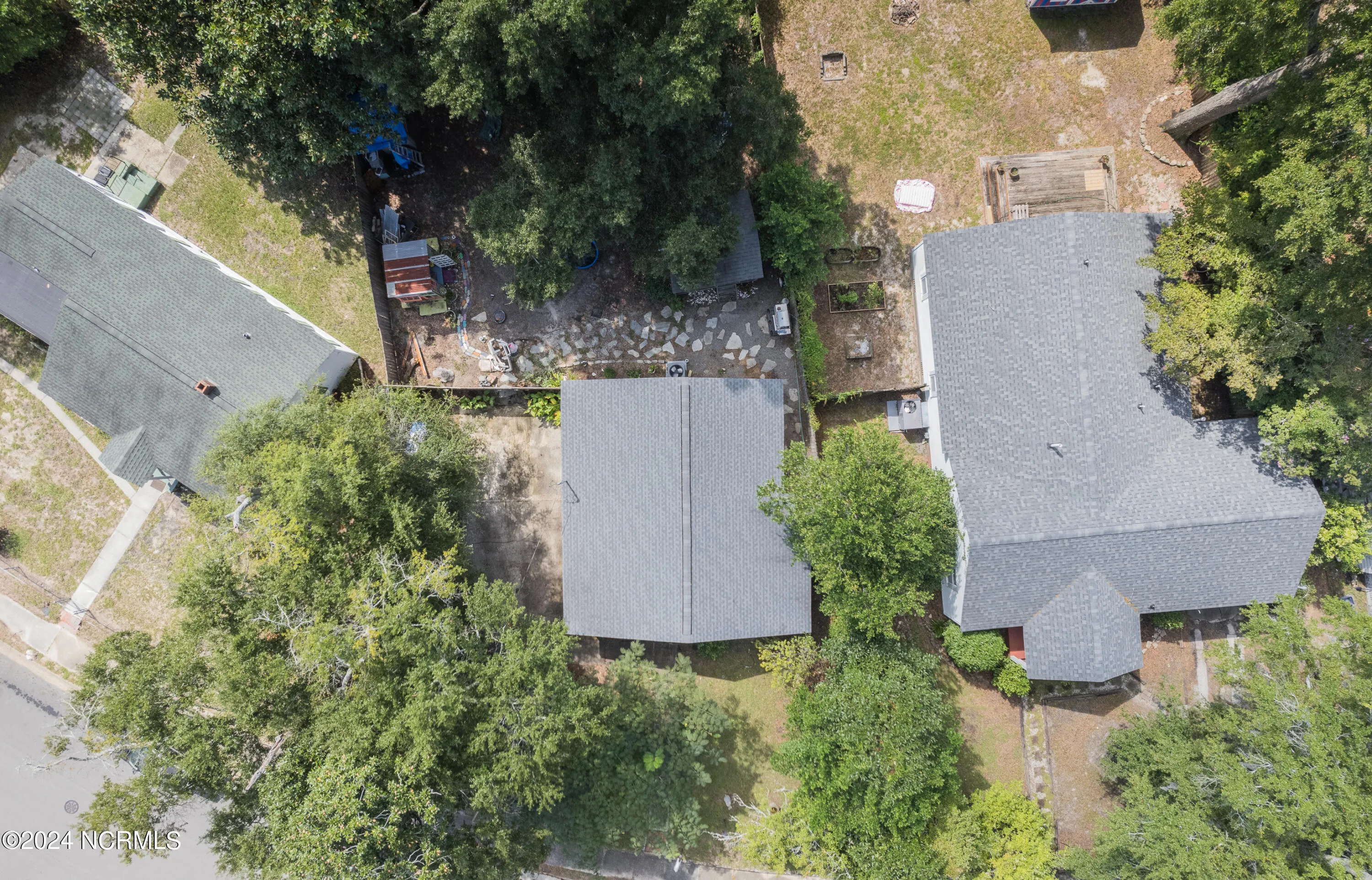 Wilmington, North Carolina 28401, United States, 2 Bedrooms Bedrooms, ,2 BathroomsBathrooms,Residential,Pending,49014