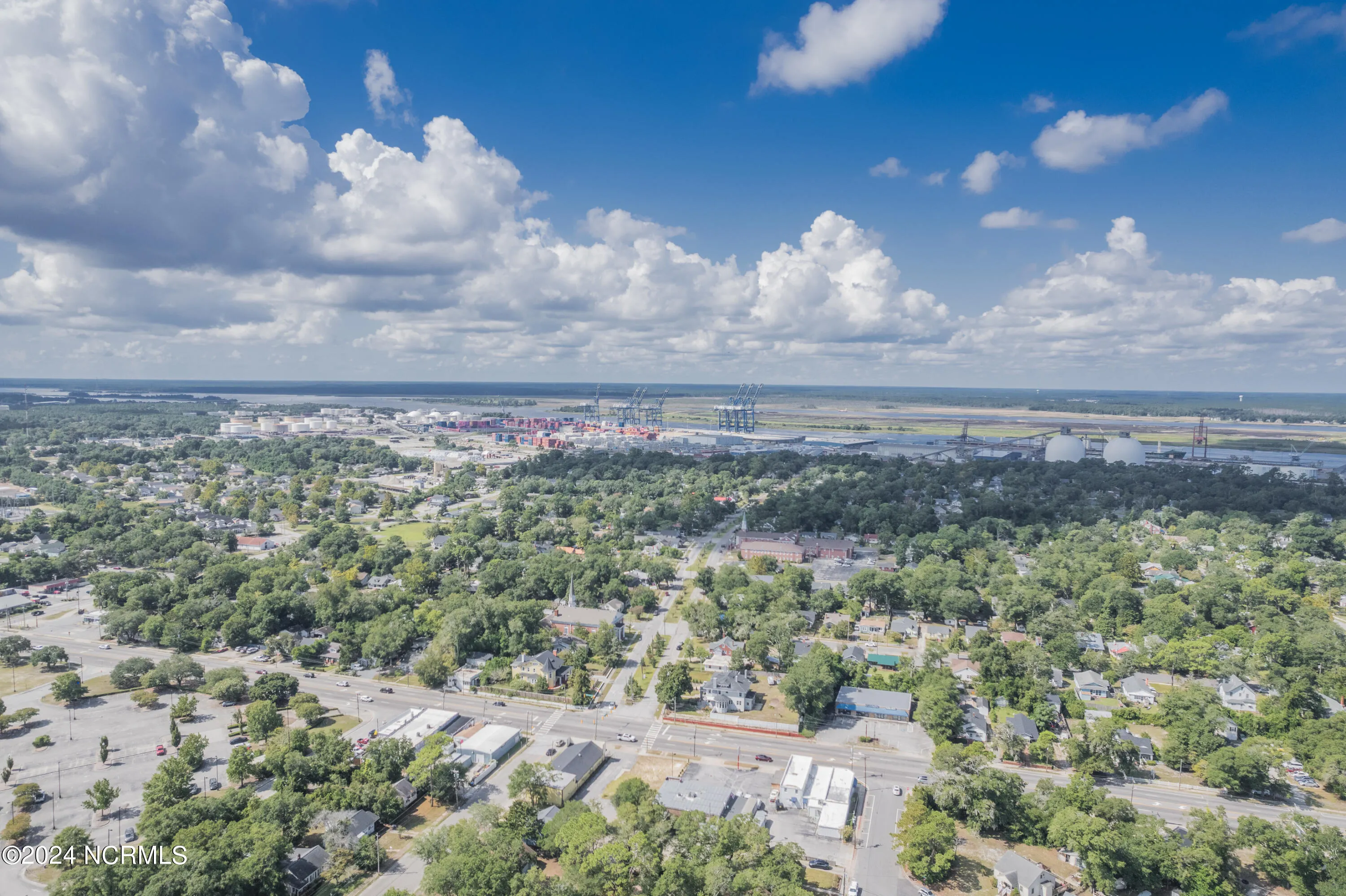 Wilmington, North Carolina 28401, United States, 2 Bedrooms Bedrooms, ,2 BathroomsBathrooms,Residential,Pending,49014