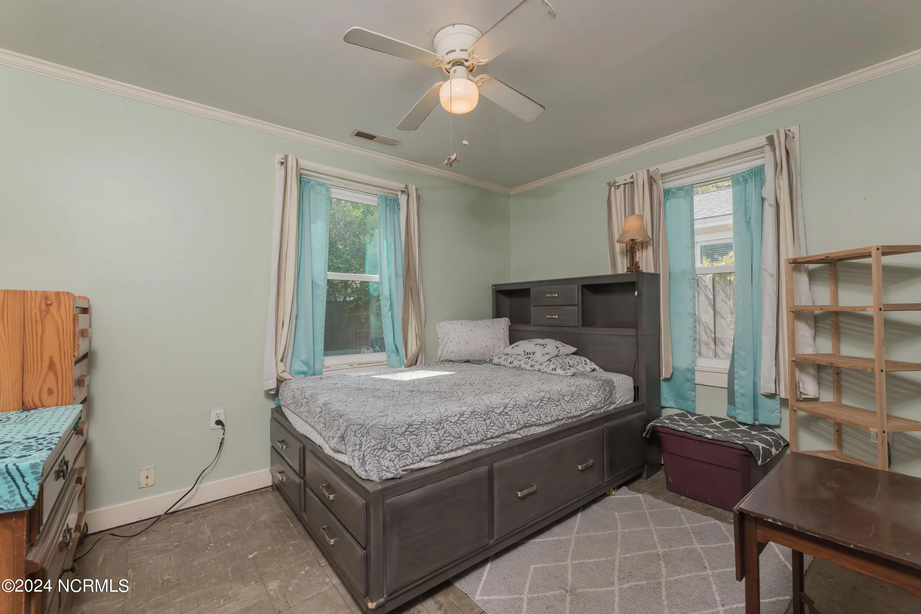 Wilmington, North Carolina 28401, United States, 2 Bedrooms Bedrooms, ,2 BathroomsBathrooms,Residential,Pending,49014