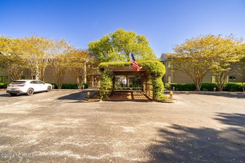 A home in Pine Knoll Shores