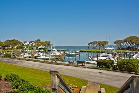 A home in Pine Knoll Shores