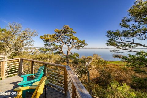 A home in Pine Knoll Shores