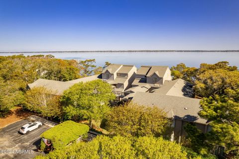 A home in Pine Knoll Shores