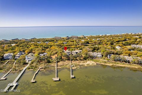 A home in Pine Knoll Shores