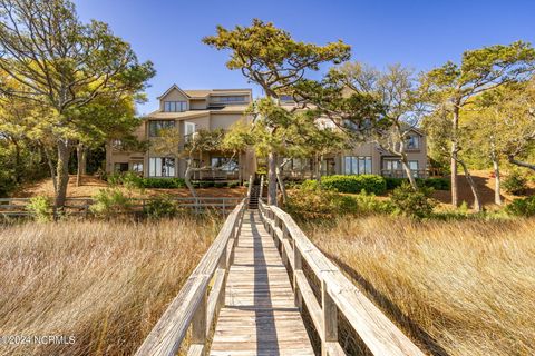 A home in Pine Knoll Shores