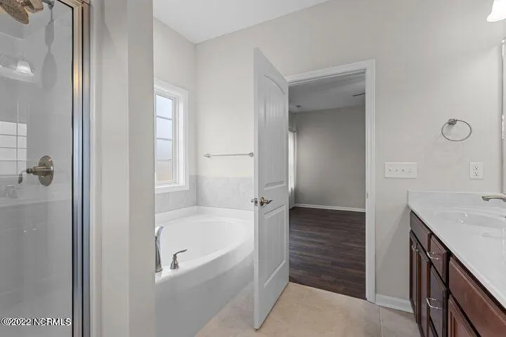 Greenville, North Carolina 27858, United States, 5 Bedrooms Bedrooms, ,3 BathroomsBathrooms,Residential,Active,132358