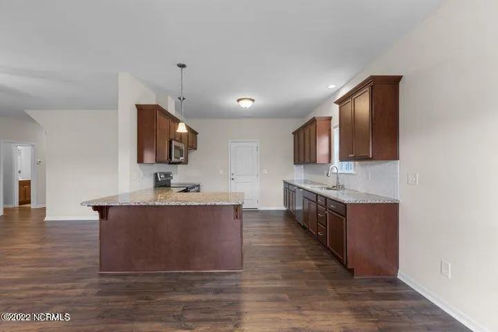 Greenville, North Carolina 27858, United States, 5 Bedrooms Bedrooms, ,3 BathroomsBathrooms,Residential,Active,132358