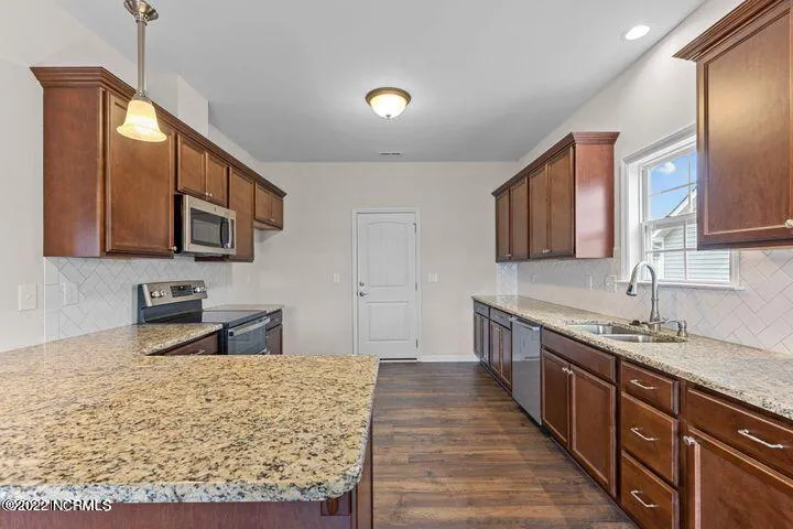 Greenville, North Carolina 27858, United States, 5 Bedrooms Bedrooms, ,3 BathroomsBathrooms,Residential,Active,132358