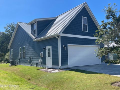 A home in Pine Knoll Shores