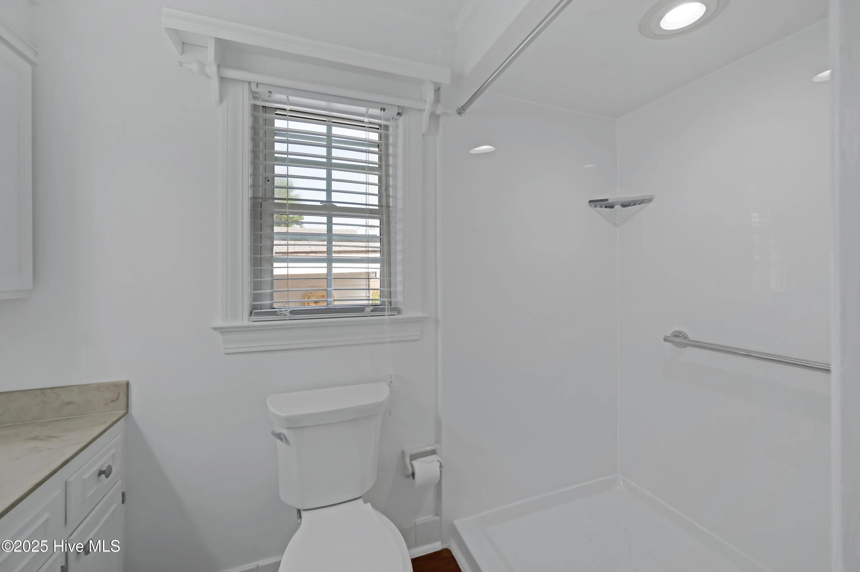 Greenville, North Carolina 27858, United States, 4 Bedrooms Bedrooms, ,3 BathroomsBathrooms,Residential,Active,146734