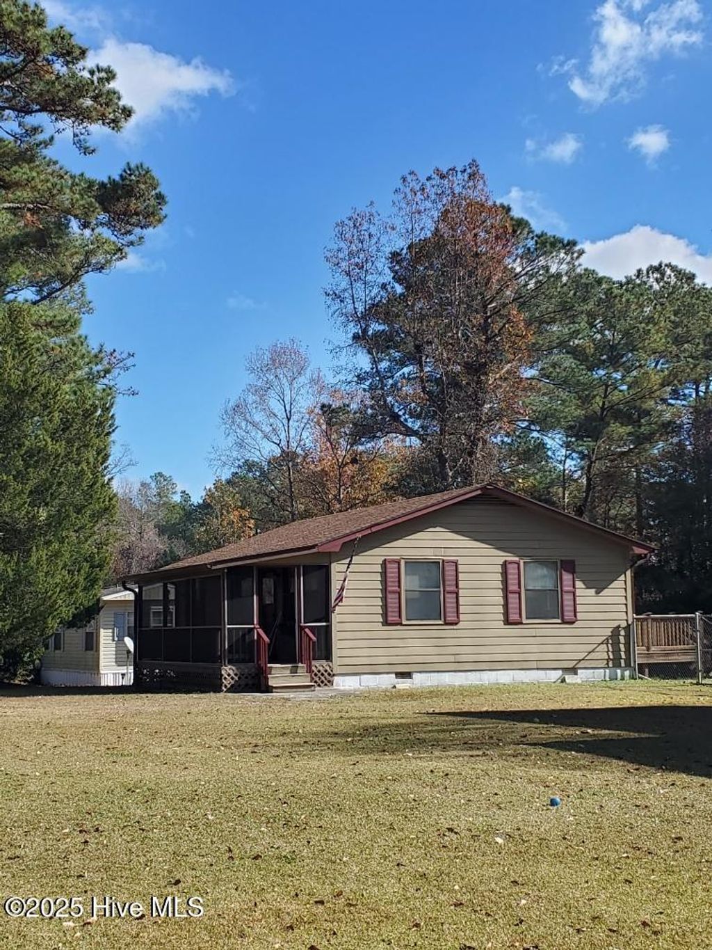 Photo of 113 Quail Point Drive, Hubert, NC 28539 (MLS # 100519337)