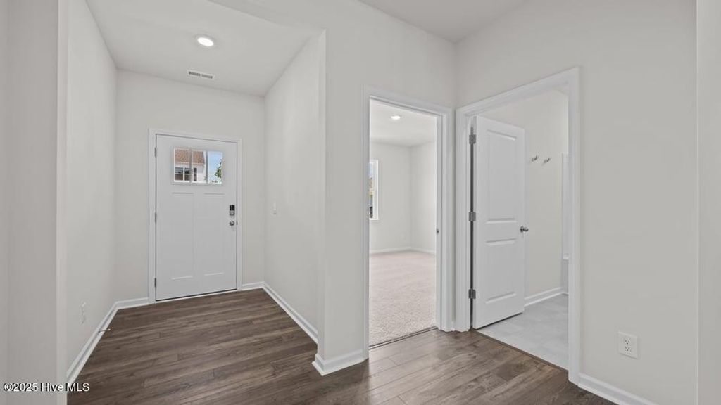 Photo of 1032 Minnette Circle, New Bern, NC 28562 (MLS # 100542115)