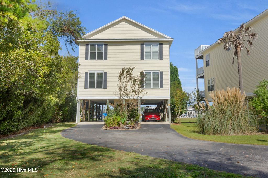 Photo of 4001 Marina Townes Drive, New Bern, NC 28560 (MLS # 100532750)