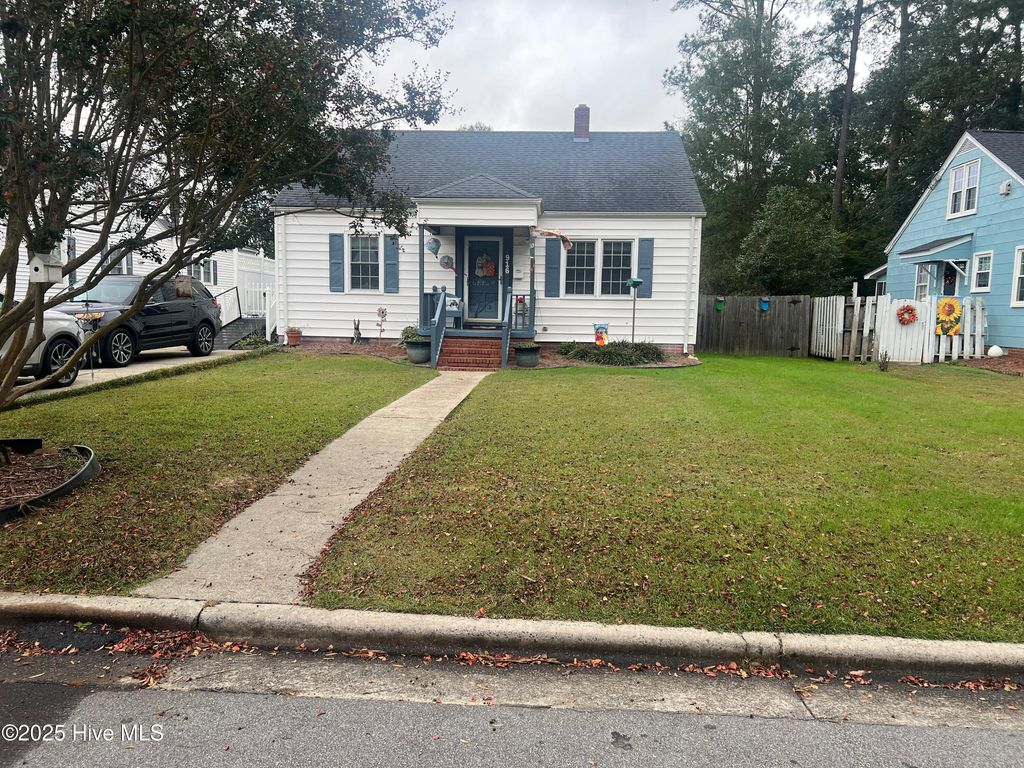 Photo of 916 N Pembroke Avenue, Ahoskie, NC 27910 (MLS # 100536148)