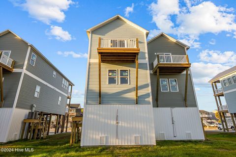 A home in North Topsail Beach