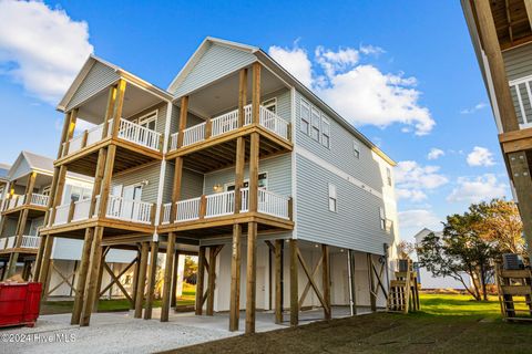 A home in North Topsail Beach