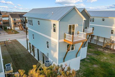 A home in North Topsail Beach