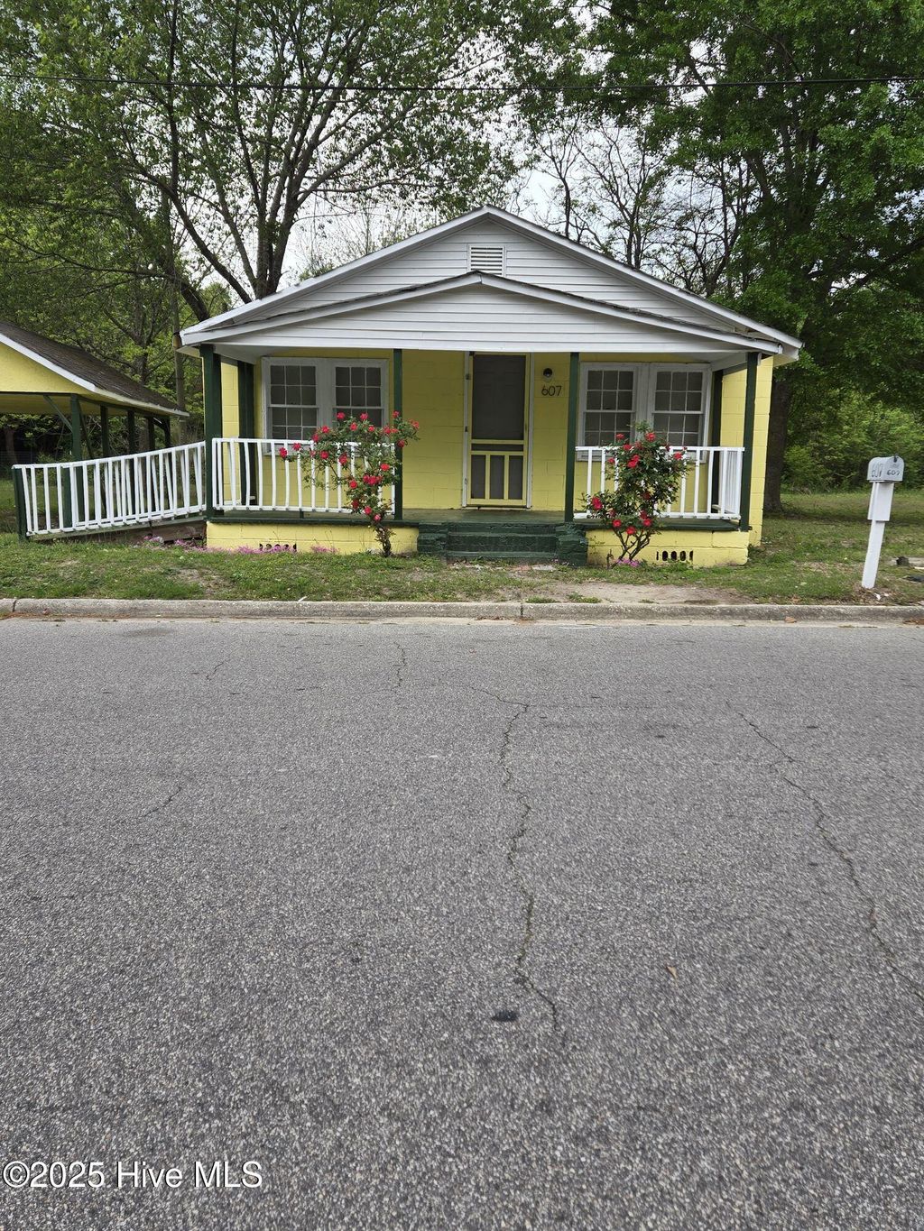 Photo of 607 Washington Street, Laurinburg, NC 28352 (MLS # 100501460)