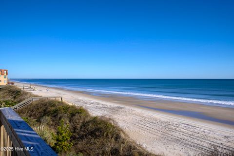 A home in North Topsail Beach