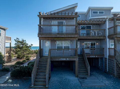 A home in North Topsail Beach