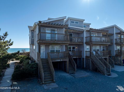 A home in North Topsail Beach