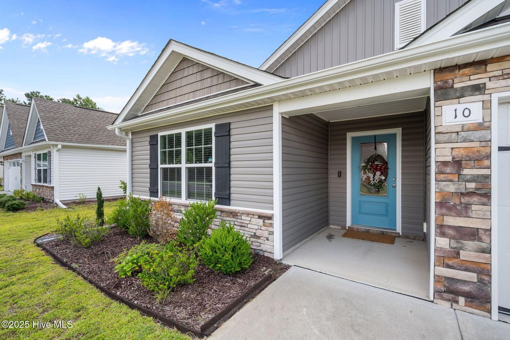 Photo of 10 N Wandering Lane, Hampstead, NC 28443 (MLS # 100518536)