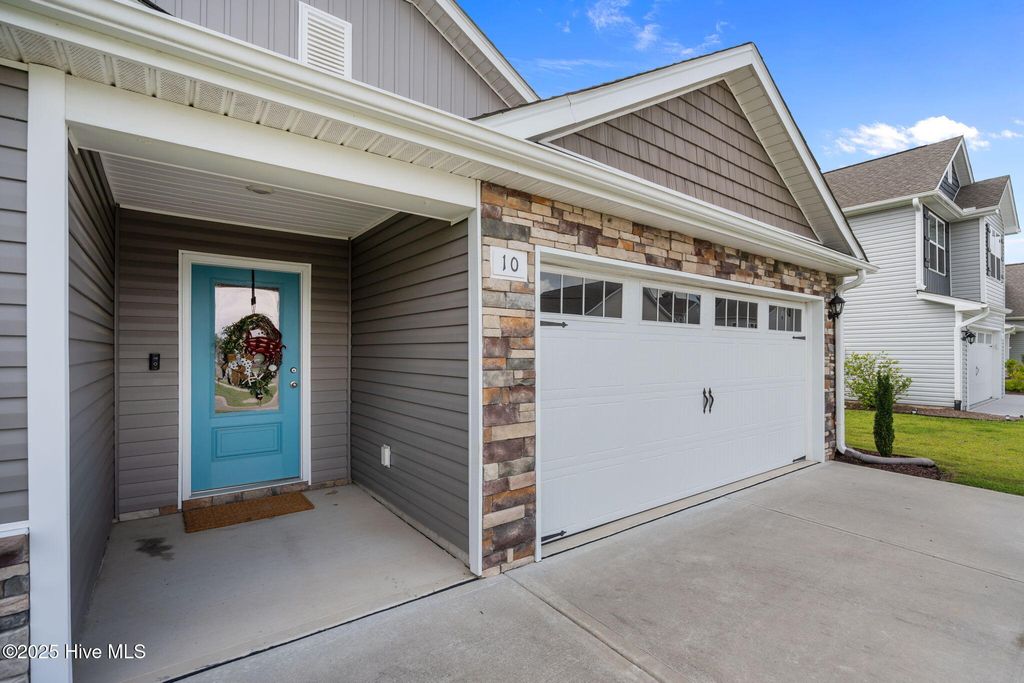 Photo of 10 N Wandering Lane, Hampstead, NC 28443 (MLS # 100518536)