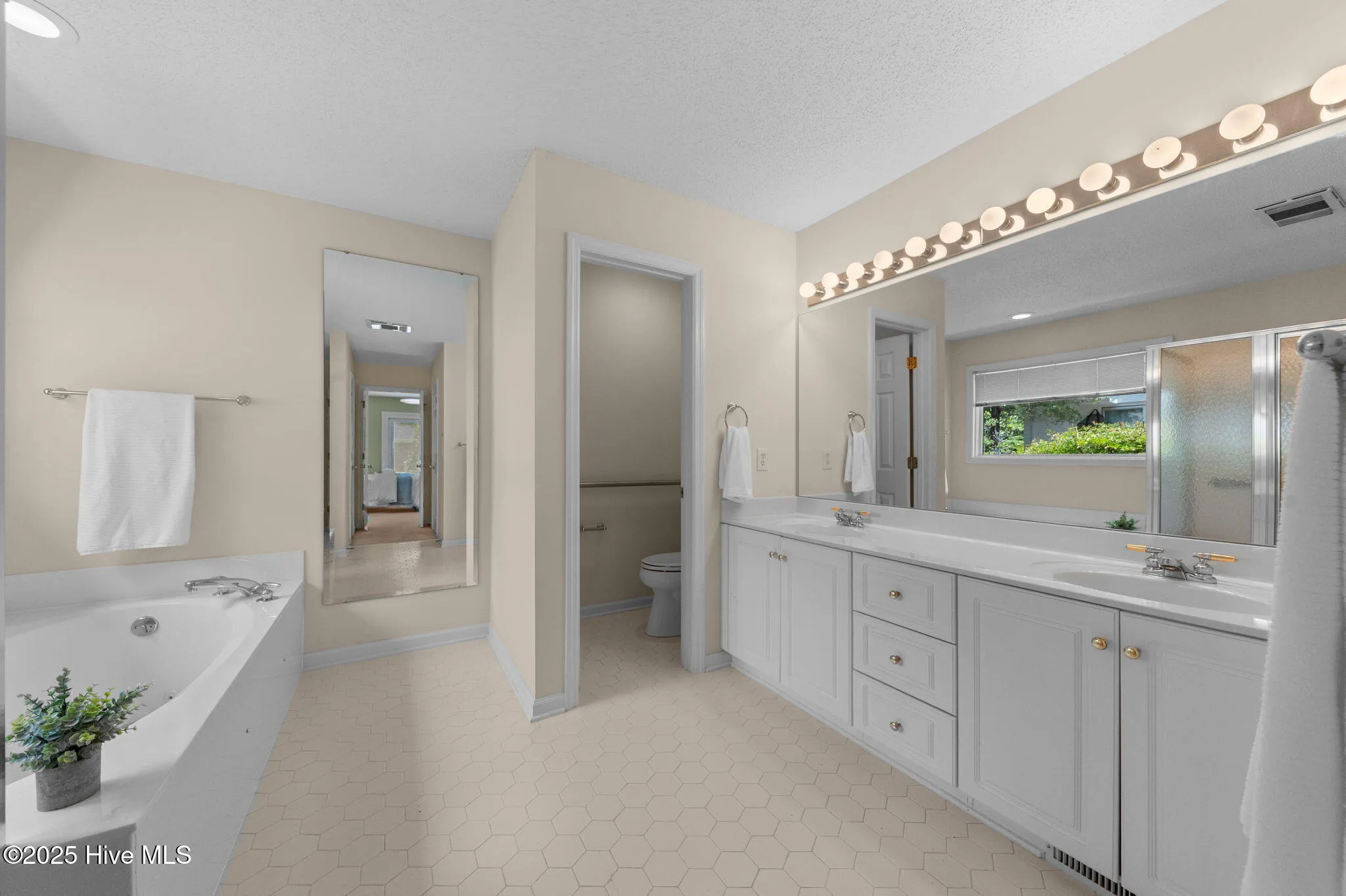 Pinehurst, North Carolina 28374, United States, 3 Bedrooms Bedrooms, ,2 BathroomsBathrooms,Residential,Active,171917