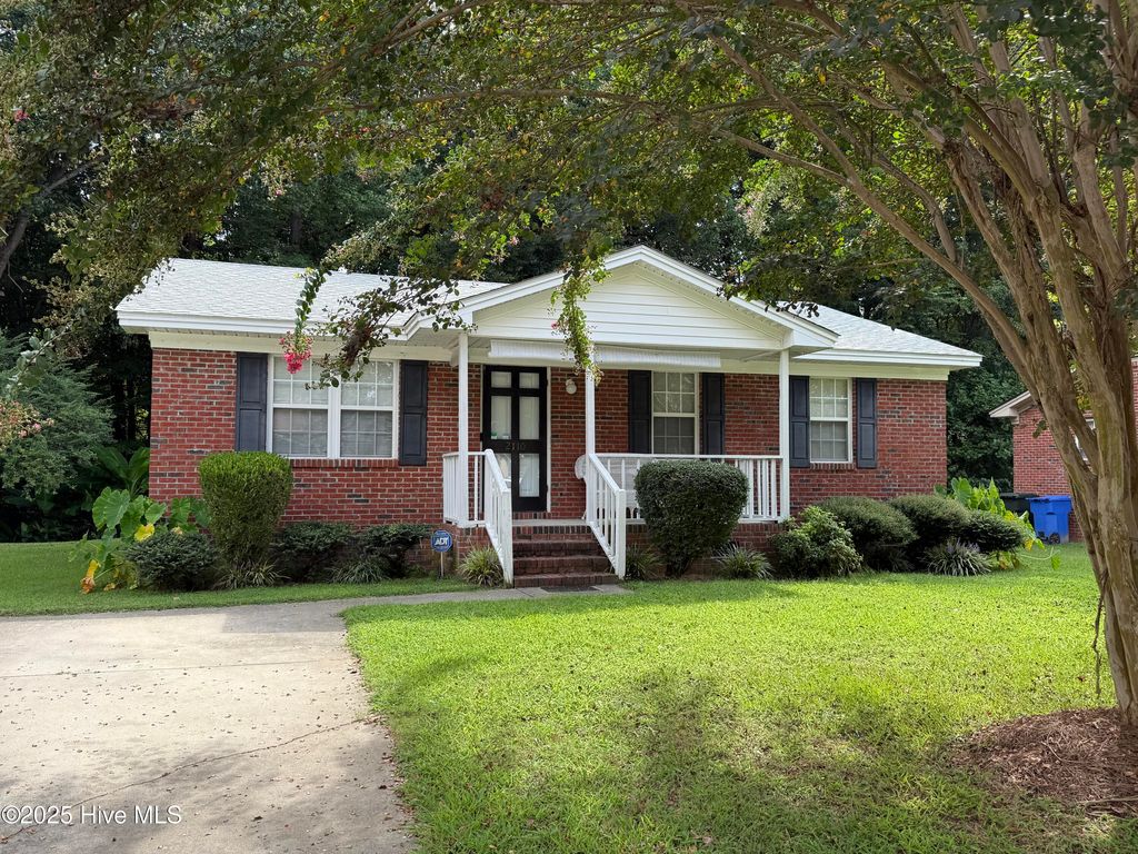 Photo of 2110 Shamrock Drive E, Wilson, NC 27893 (MLS # 100532748)