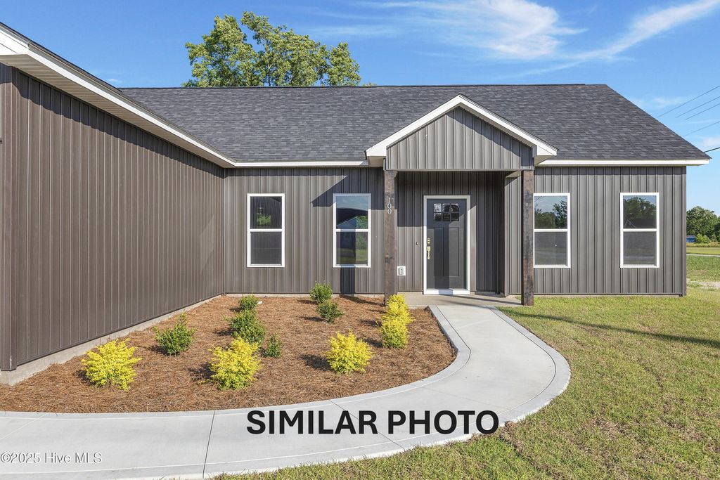 Photo of 297 Haywood Drive, Richlands, NC 28574 (MLS # 100518466)