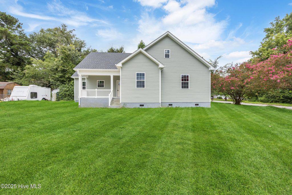 Photo of 207 Saunders Street, Hertford, NC 27944 (MLS # 100524836)