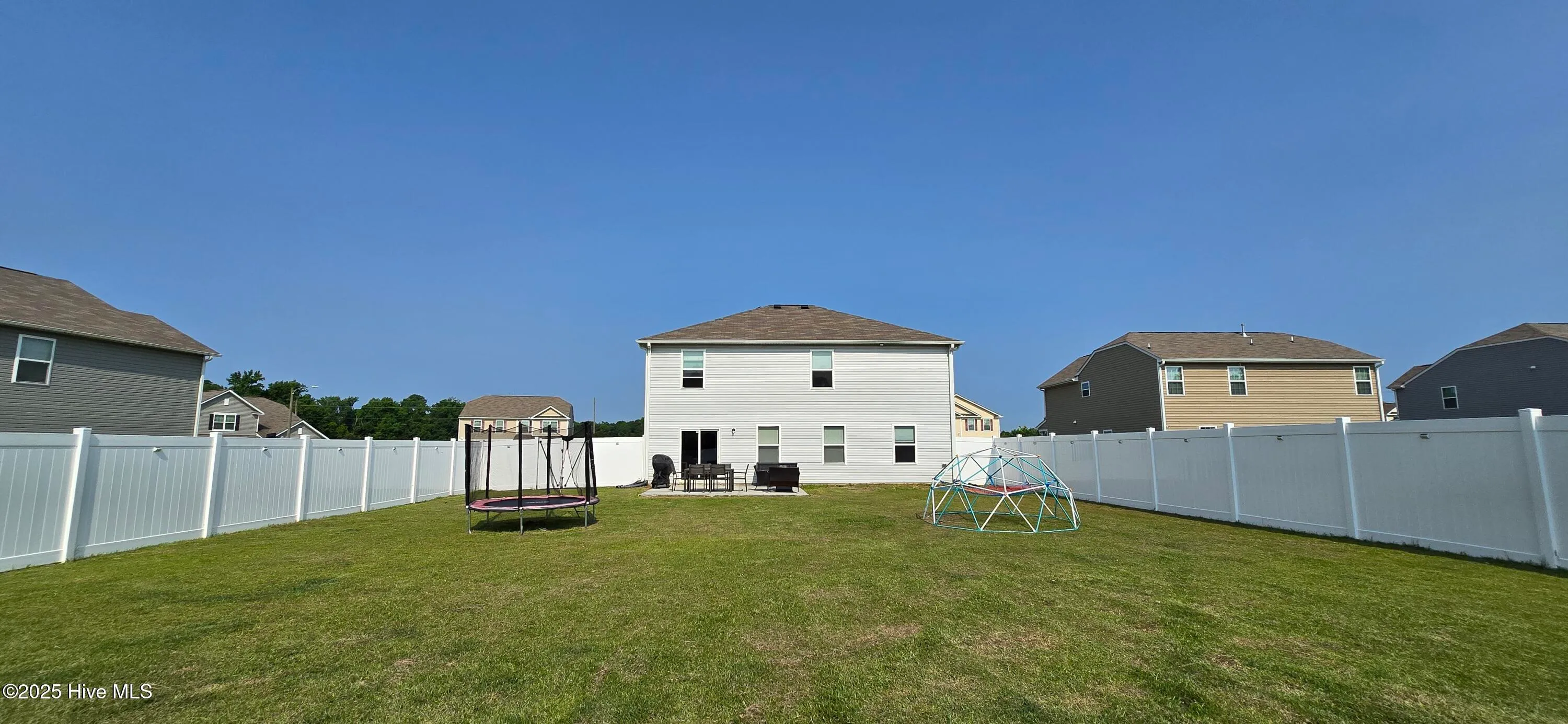 Winterville, North Carolina 28590, United States, 5 Bedrooms Bedrooms, ,3 BathroomsBathrooms,Residential,Active,144696