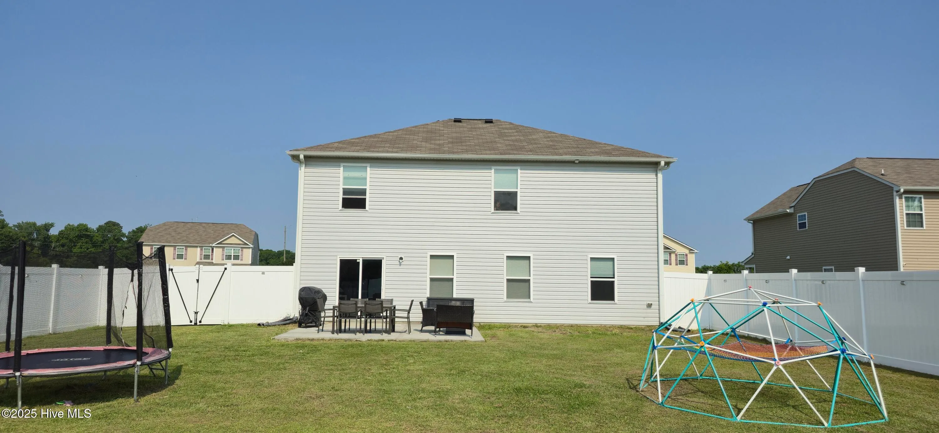Winterville, North Carolina 28590, United States, 5 Bedrooms Bedrooms, ,3 BathroomsBathrooms,Residential,Active,144696